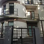 Dacha Pensión 3*