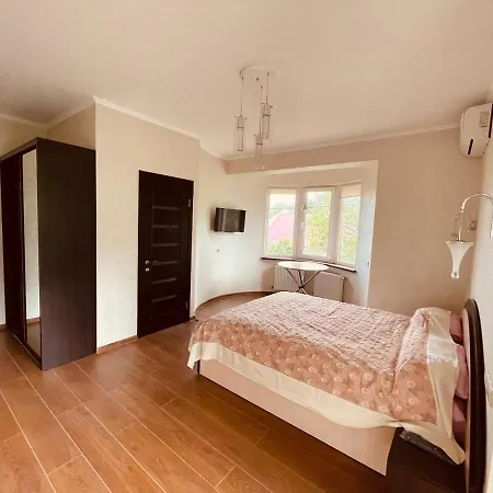 Dacha Pensión 3*